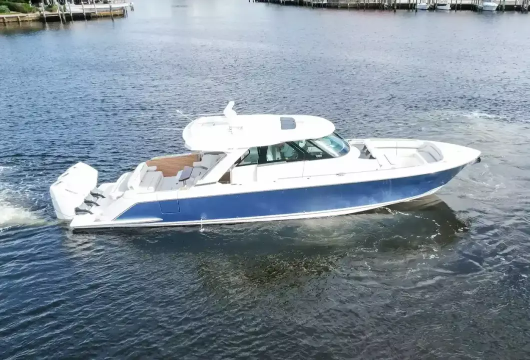 Tiara Yachts 48LS