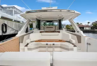 Thumbnail von Tiara Yachts 48LS