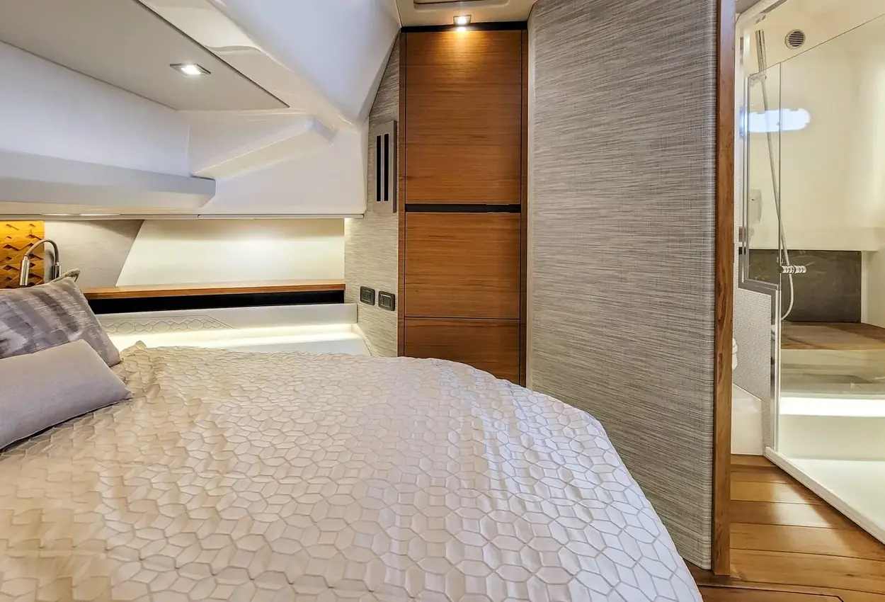 Thumbnail von Tiara Yachts 48LS