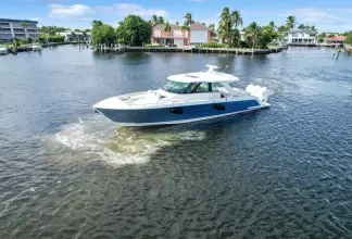 Thumbnail von Tiara Yachts 48LS