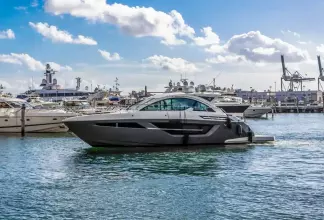 Thumbnail von Cruisers Yachts 50 Cantius