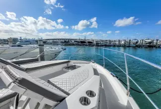 Thumbnail von Cruisers Yachts 50 Cantius