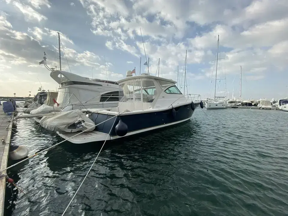 Tiara Yachts 42