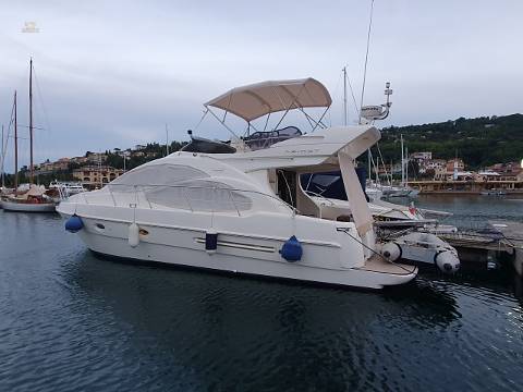 Azimut 42 Fly