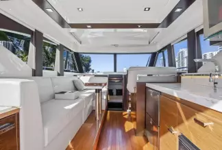 Thumbnail von Tiara Yachts 39 Coupe Triple Threat