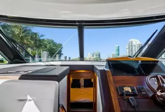 Thumbnail von Tiara Yachts 39 Coupe Triple Threat