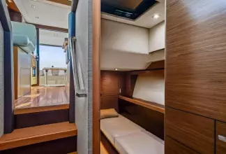 Thumbnail von Tiara Yachts 39 Coupe Triple Threat