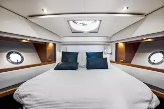 Thumbnail von Tiara Yachts 39 Coupe Triple Threat