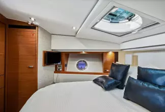 Thumbnail von Tiara Yachts 39 Coupe Triple Threat