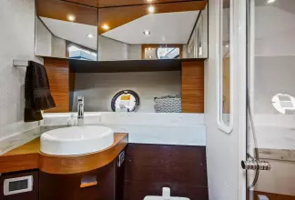 Thumbnail von Tiara Yachts 39 Coupe Triple Threat