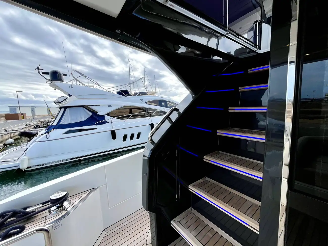 Thumbnail von Fairline Squadron 68