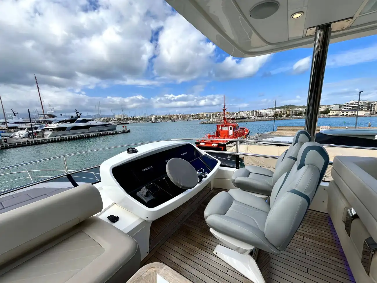 Thumbnail von Fairline Squadron 68