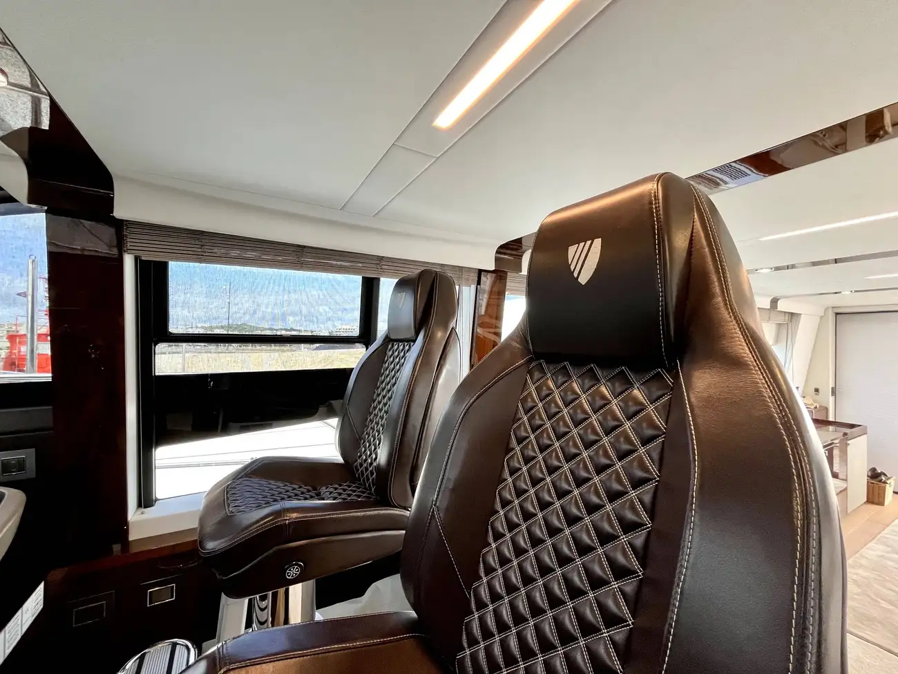 Thumbnail von Fairline Squadron 68