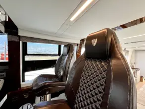 Thumbnail von Fairline Squadron 68