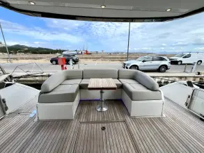 Thumbnail von Fairline Squadron 68