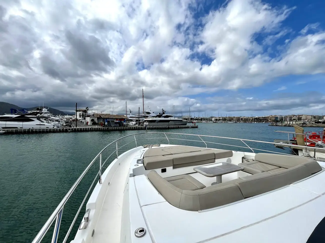 Thumbnail von Fairline Squadron 68