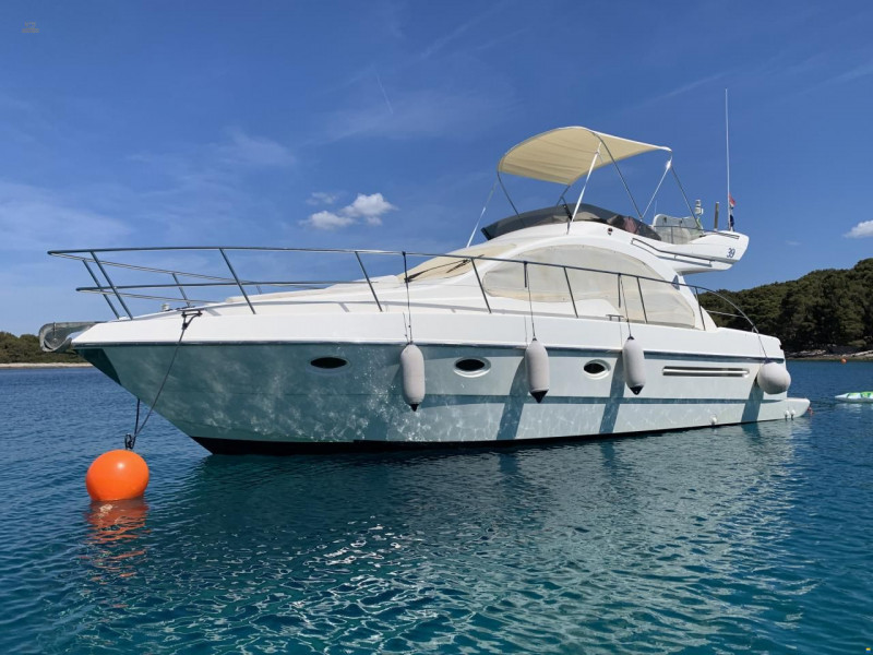 Azimut 39 Fly