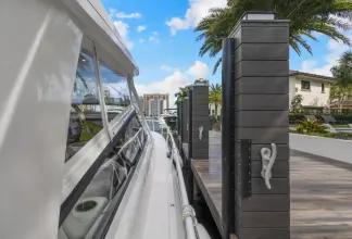 Thumbnail von Intrepid 438 Evolution Salty Dog