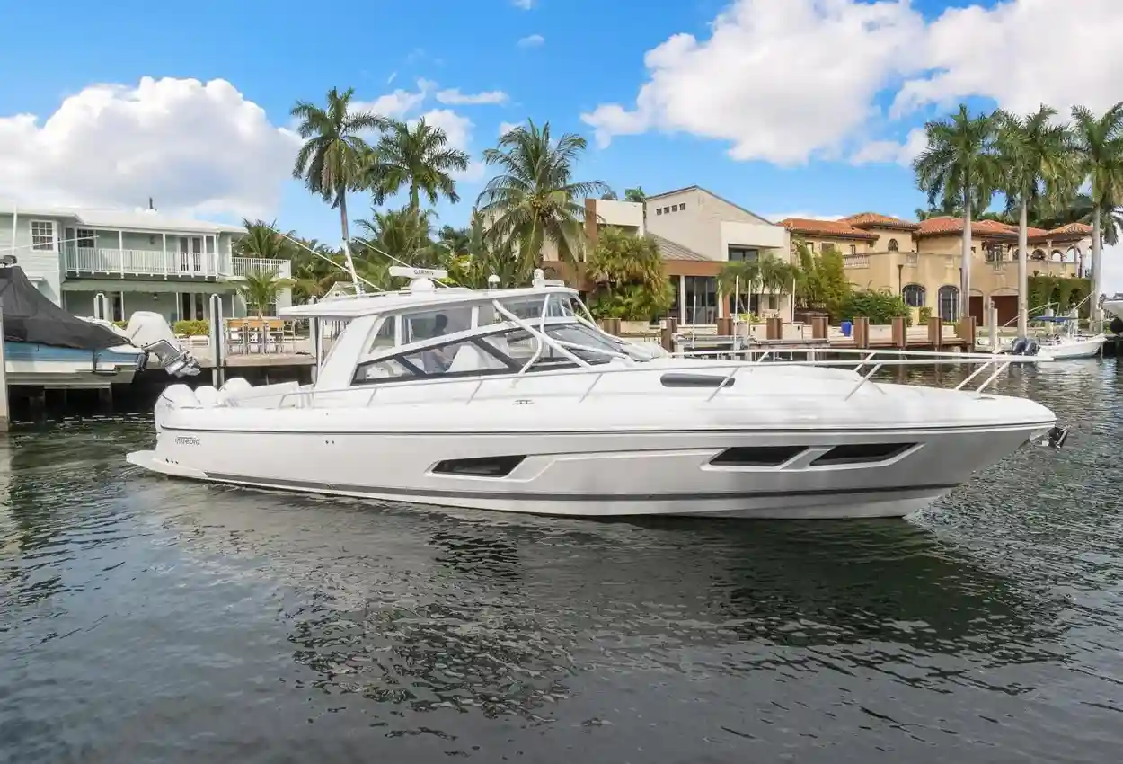 Thumbnail von Intrepid 438 Evolution Salty Dog