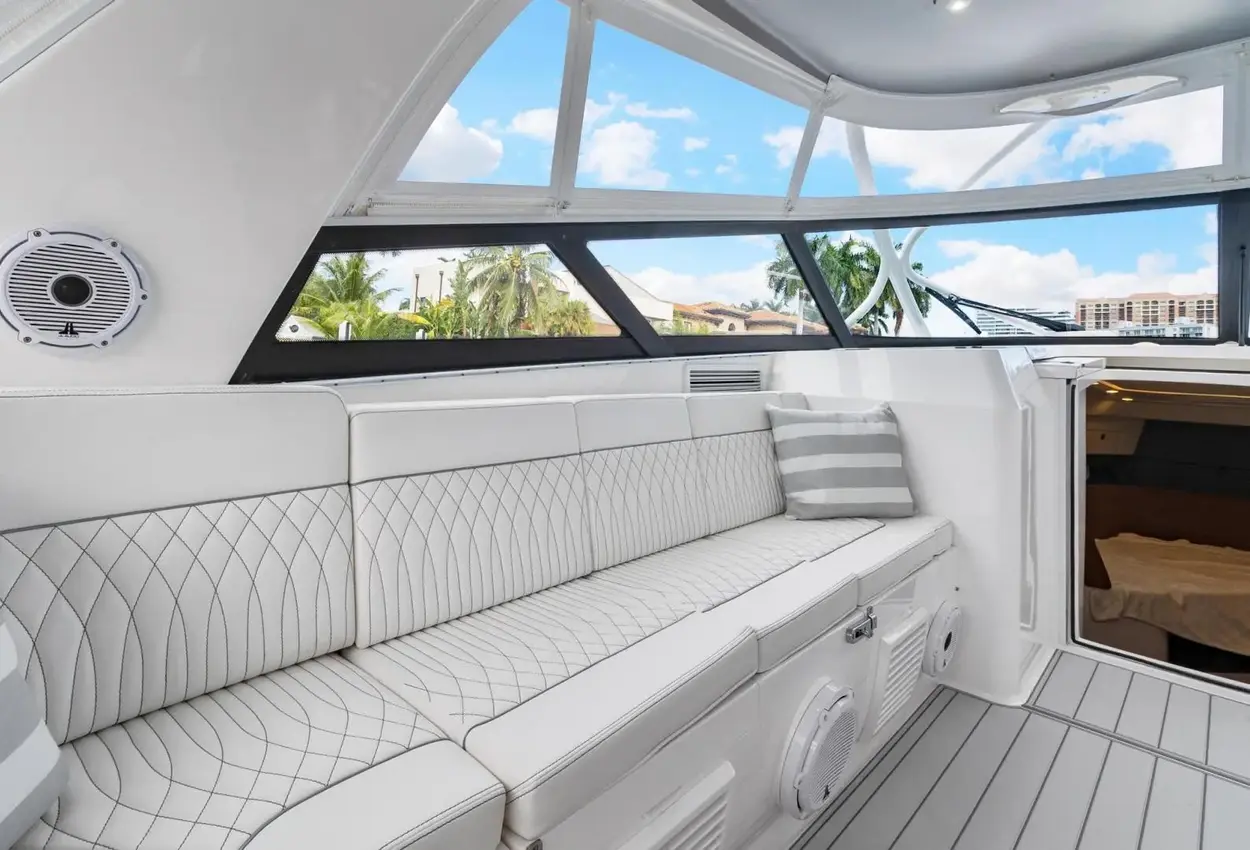 Thumbnail von Intrepid 438 Evolution Salty Dog