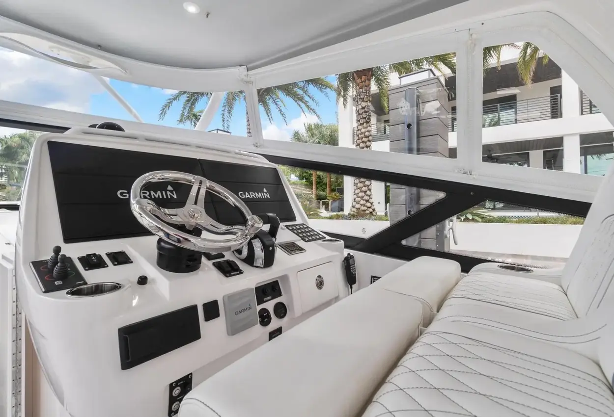 Thumbnail von Intrepid 438 Evolution Salty Dog