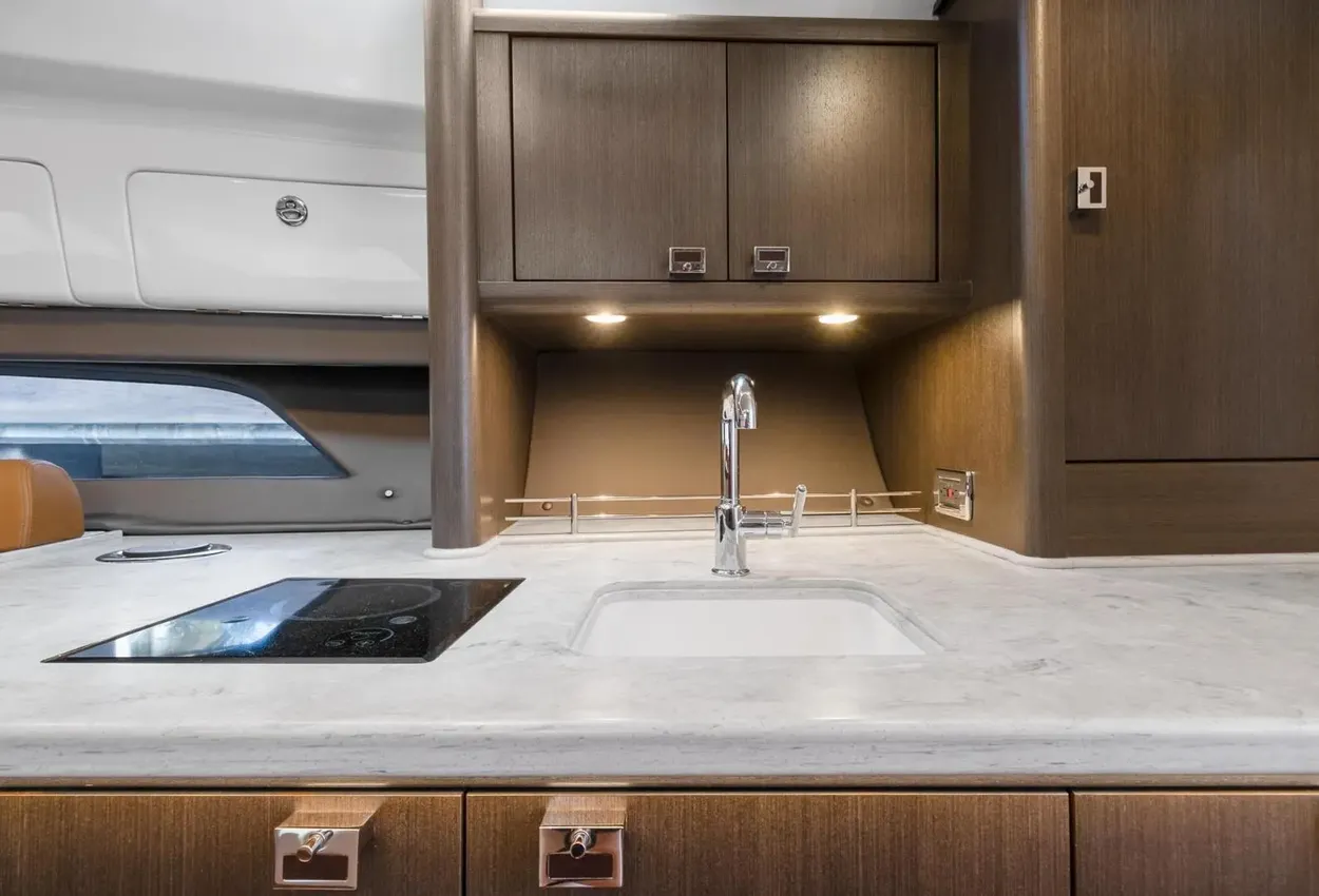 Thumbnail von Intrepid 438 Evolution Salty Dog