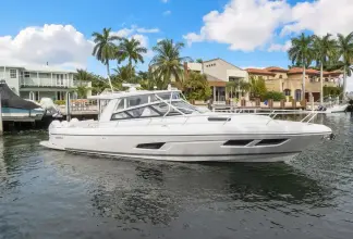 Thumbnail von Intrepid 438 Evolution Salty Dog