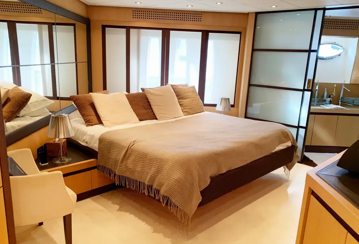 Thumbnail von Pershing 90