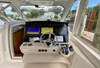 Thumbnail von Boston Whaler 380 Realm Cindy Seas