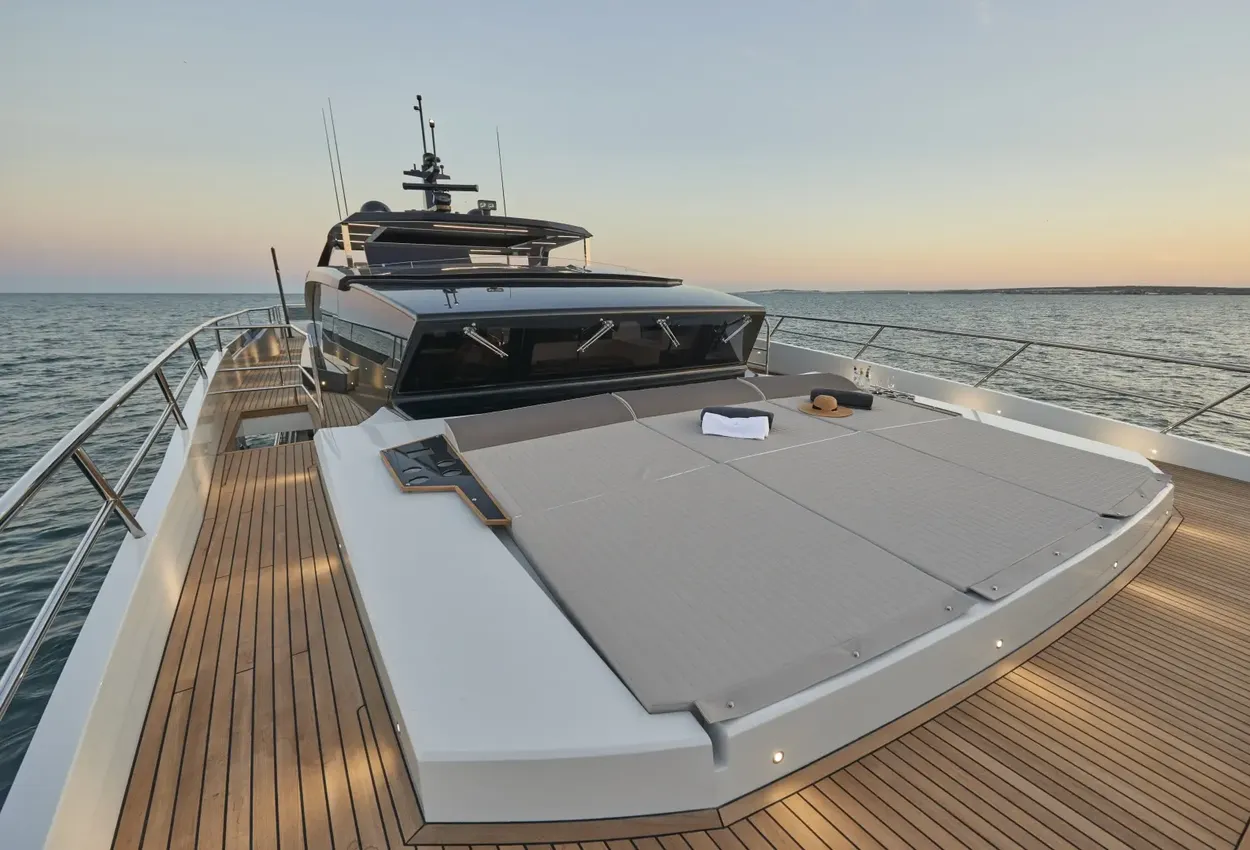 Thumbnail von Astondoa 100 Century