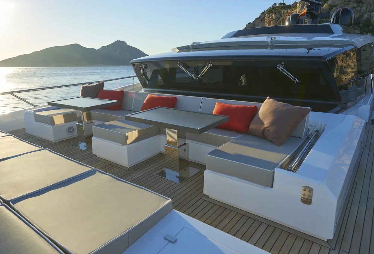 Thumbnail von Astondoa 110 Century