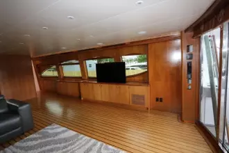 Thumbnail von Hatteras 80 Enclosed Bridge Skylounge