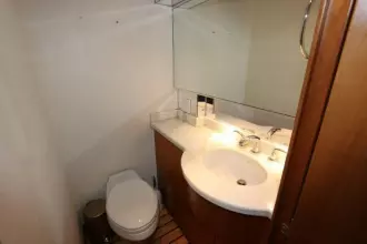 Thumbnail von Hatteras 80 Enclosed Bridge Skylounge