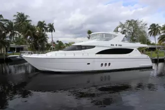 Thumbnail von Hatteras 80 Enclosed Bridge Skylounge