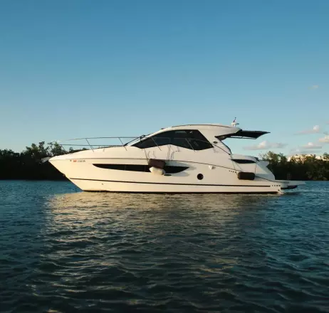 Sea Ray 350 Sundancer Coupe