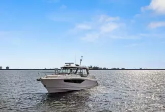 Thumbnail von Boston Whaler 405 Conquest Lobo Del Mar II