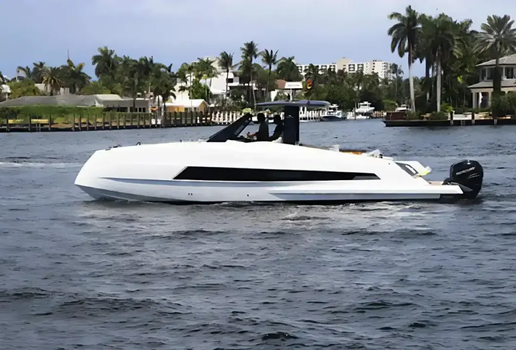Astondoa 377 Coupe Outboard