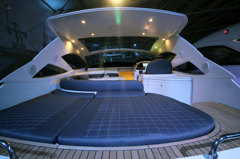 Thumbnail von Pershing 43 HT