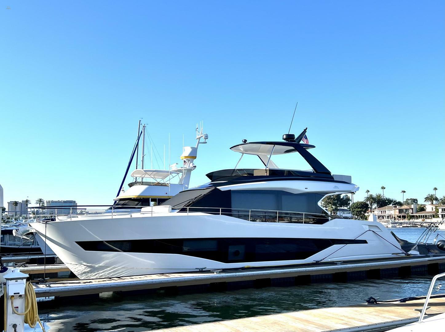 Thumbnail von Astondoa As5 Christa Lee