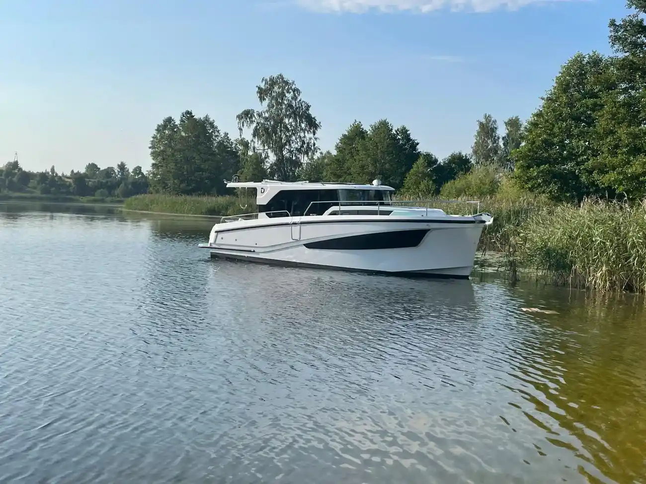 Delphia 10 Sedan DE 014 NEW BUILD