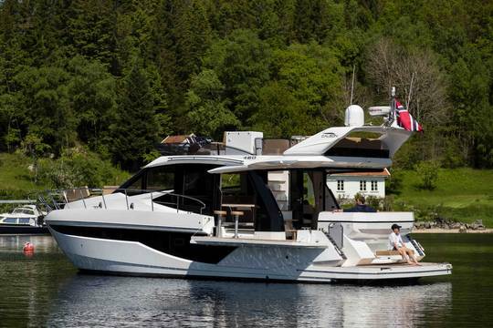 Galeon 460 Fly