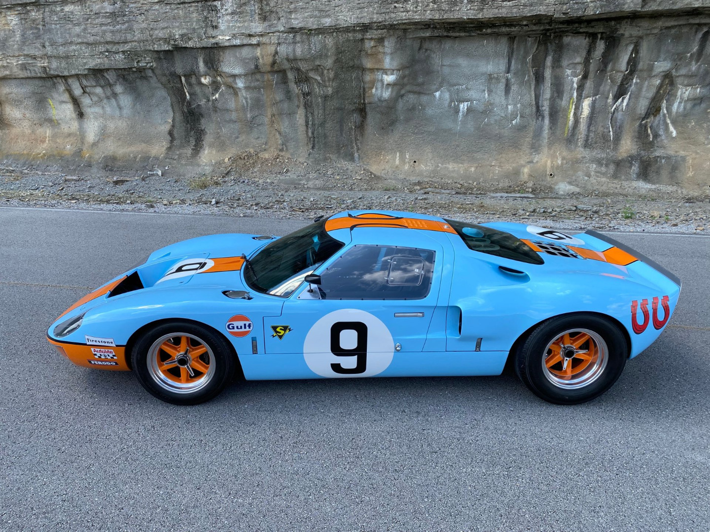 car-20462-1966-ford-gt40-mki22.jpeg