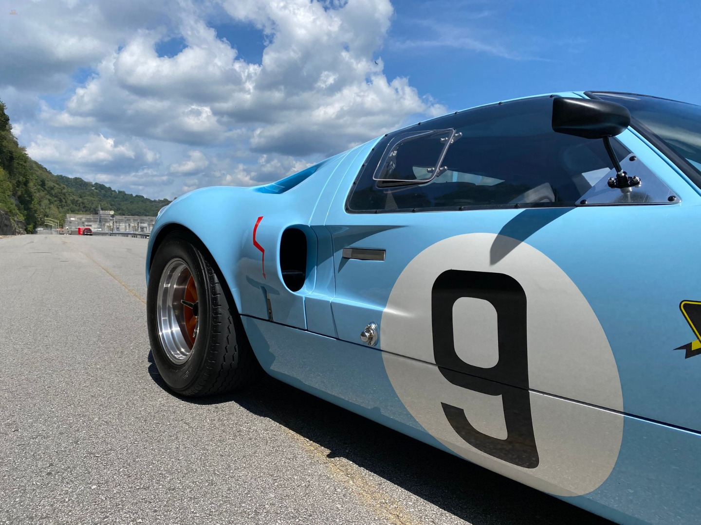 car-20462-1966-ford-gt40-mki26.jpeg