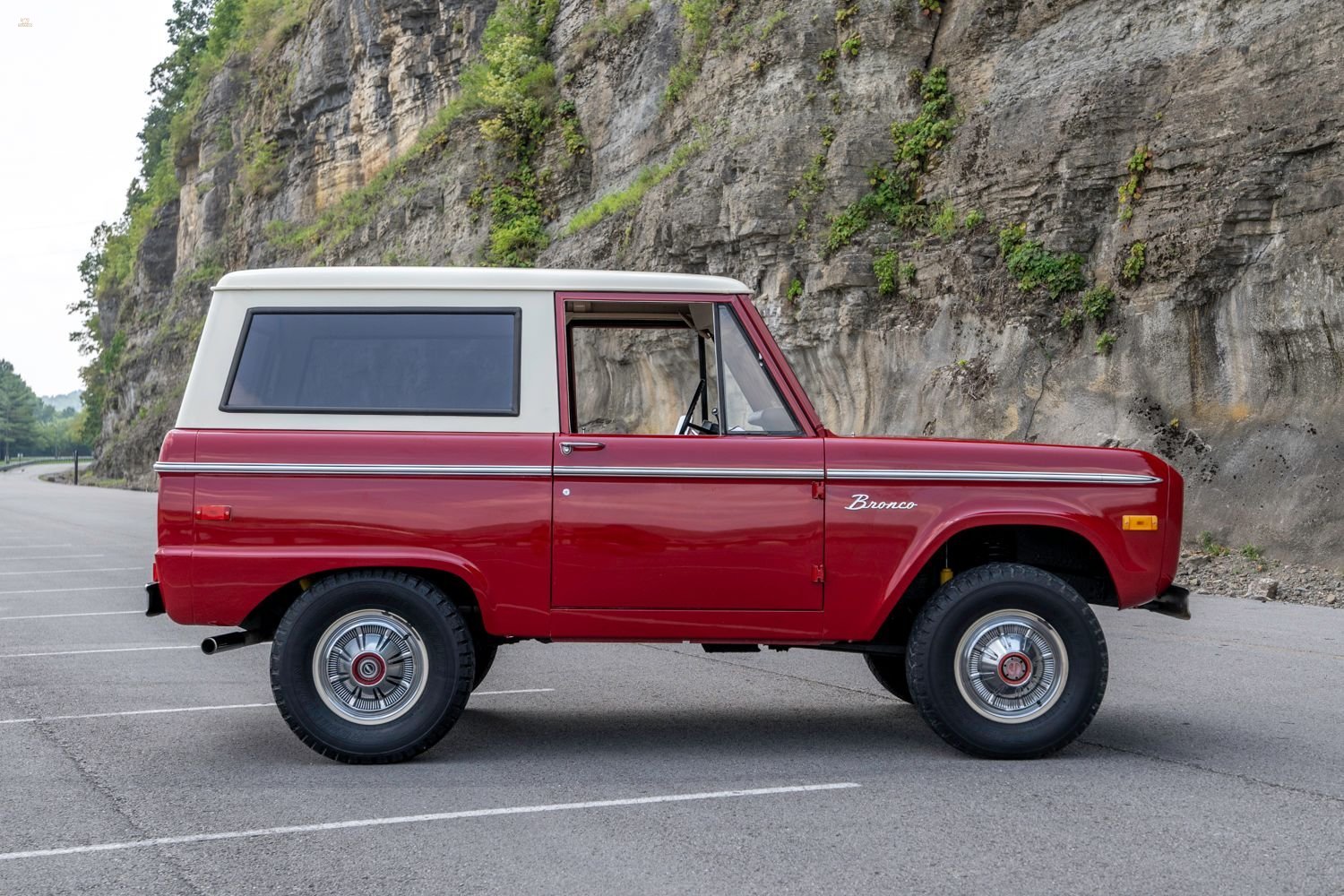 car-20464-1972-ford-bronco5.jpeg