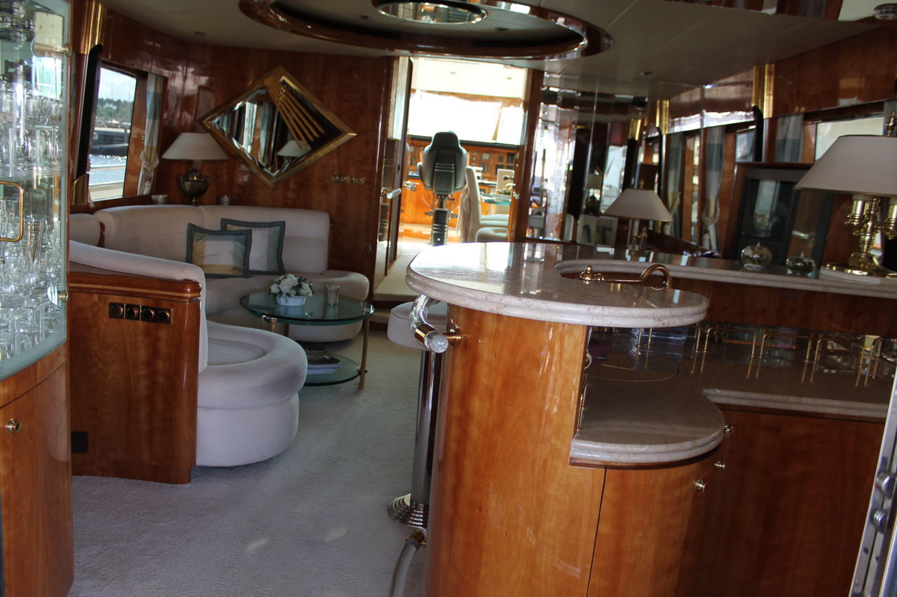 yachts-516-elegance-72-huge-204805e2fd2d4168.jpg