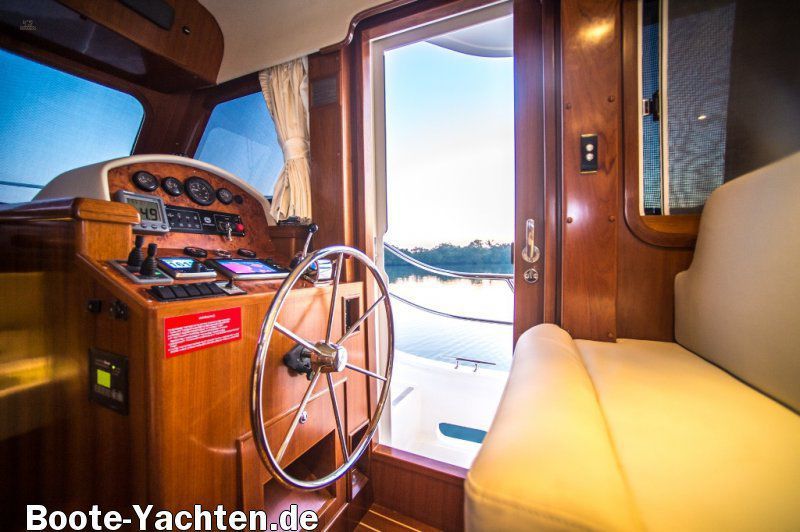 yachts-529-integrity-440-sedan-huge-08495183f8cee48a.jpg