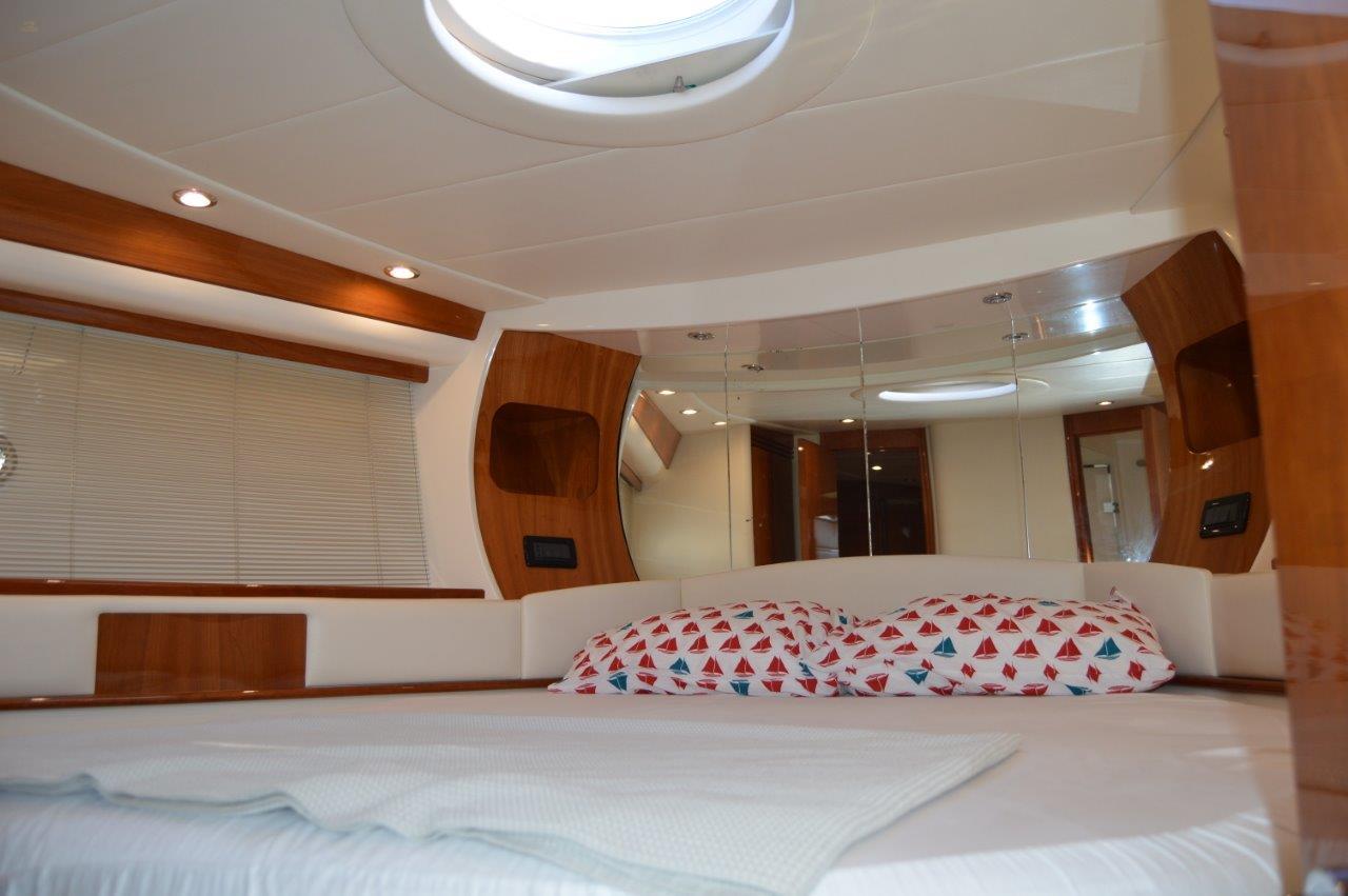 yachts-606-697d1ac6-b39b-496d-bc05-037755885443.jpg