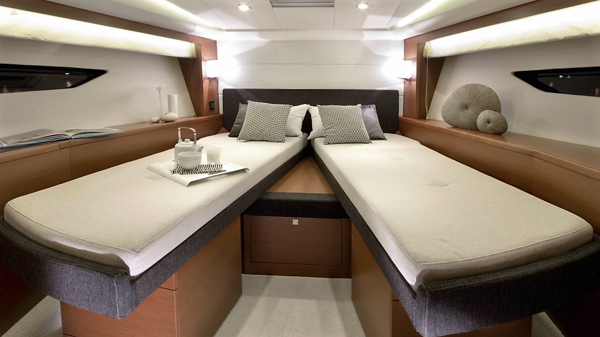 yachts-610-9e462508-f436-4f2c-8c0a-75c41bc13730.jpg