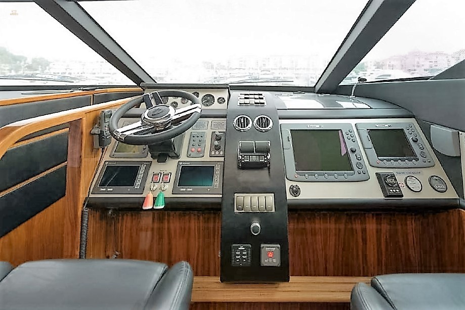 yachts-616-f653e1fe-2f0e-4749-8242-79d99efda86d.jpg