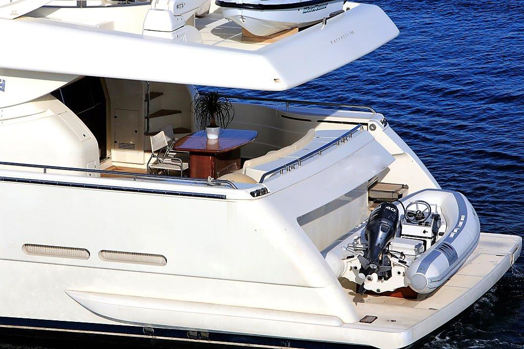 yachts-619-e017c889-4b4d-44b9-8c32-809033ce12b7.jpg